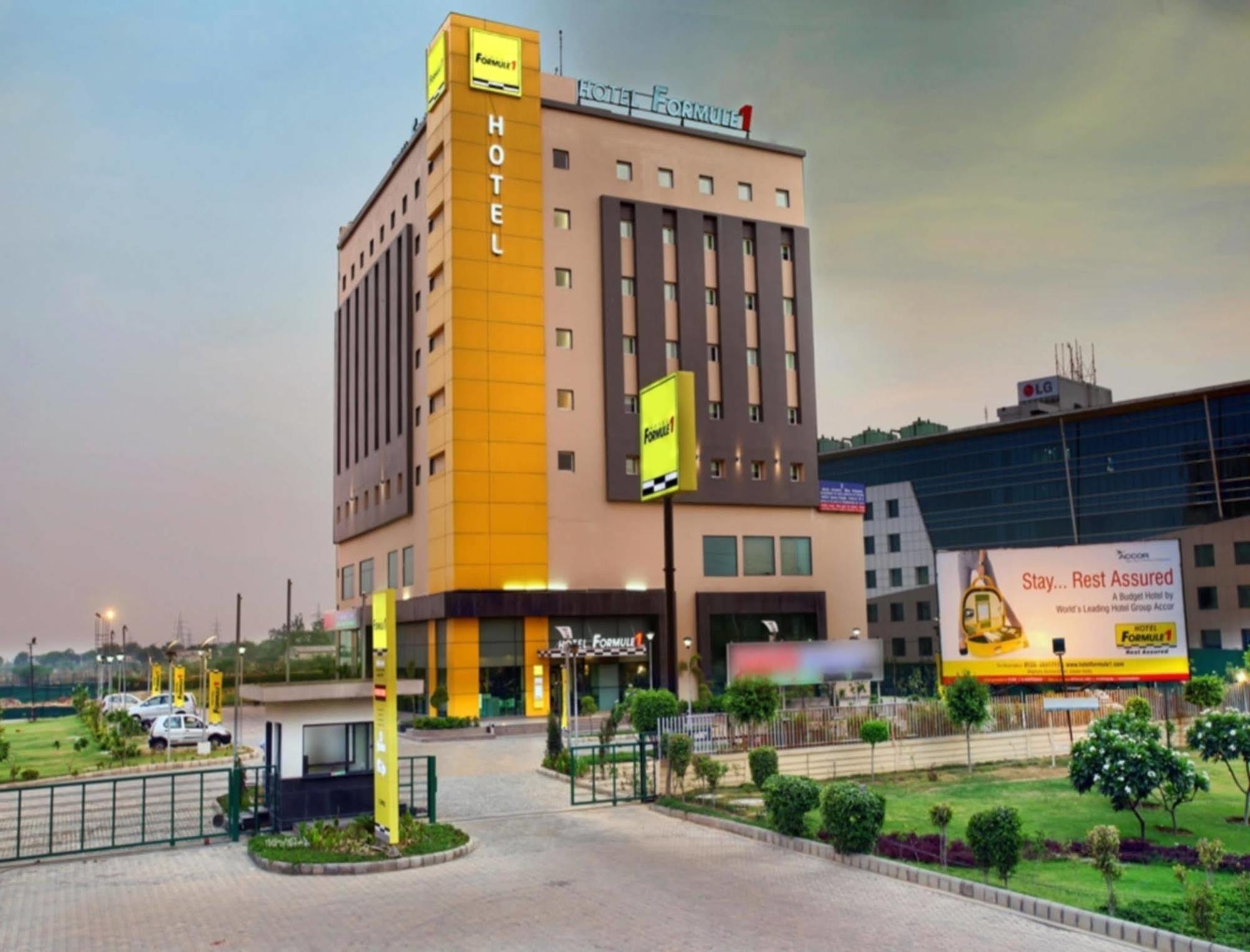 Hotel Caspia Pro Greater Noida Exterior foto